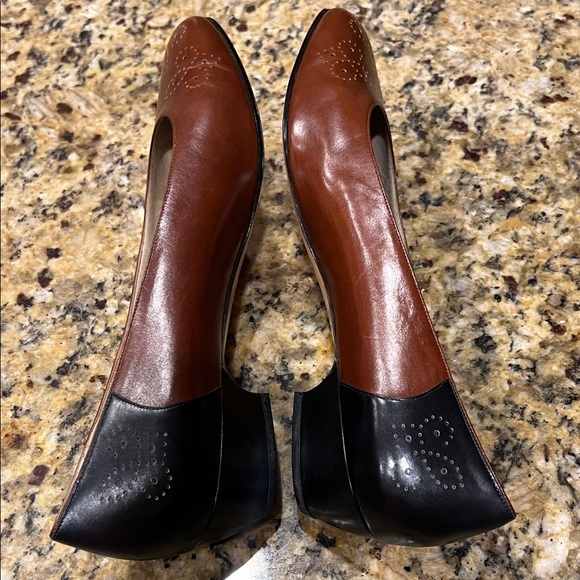 Salvatore Ferragamo Women's Tan Leather Loafers - Picture 5 of 7